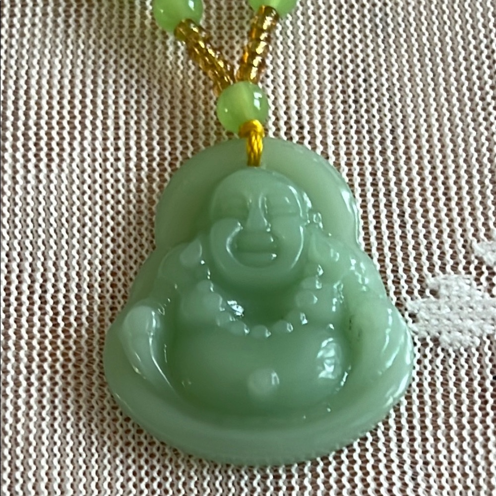 Vintage buddha green beaded necklace 24” long